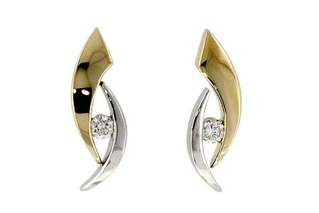K019-09031: EARRINGS .14 TW
