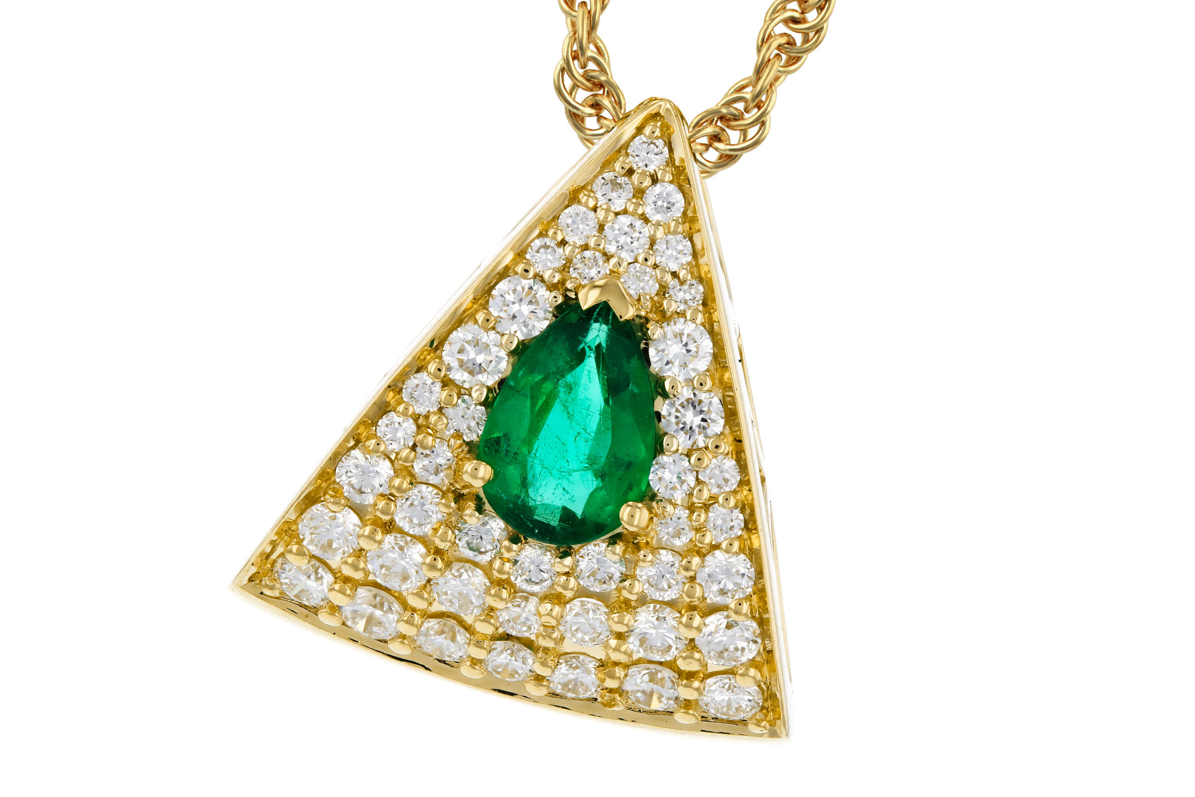 L294-48158: NECKLACE .26 EMERALD .60 TGW (6x4MM EM)