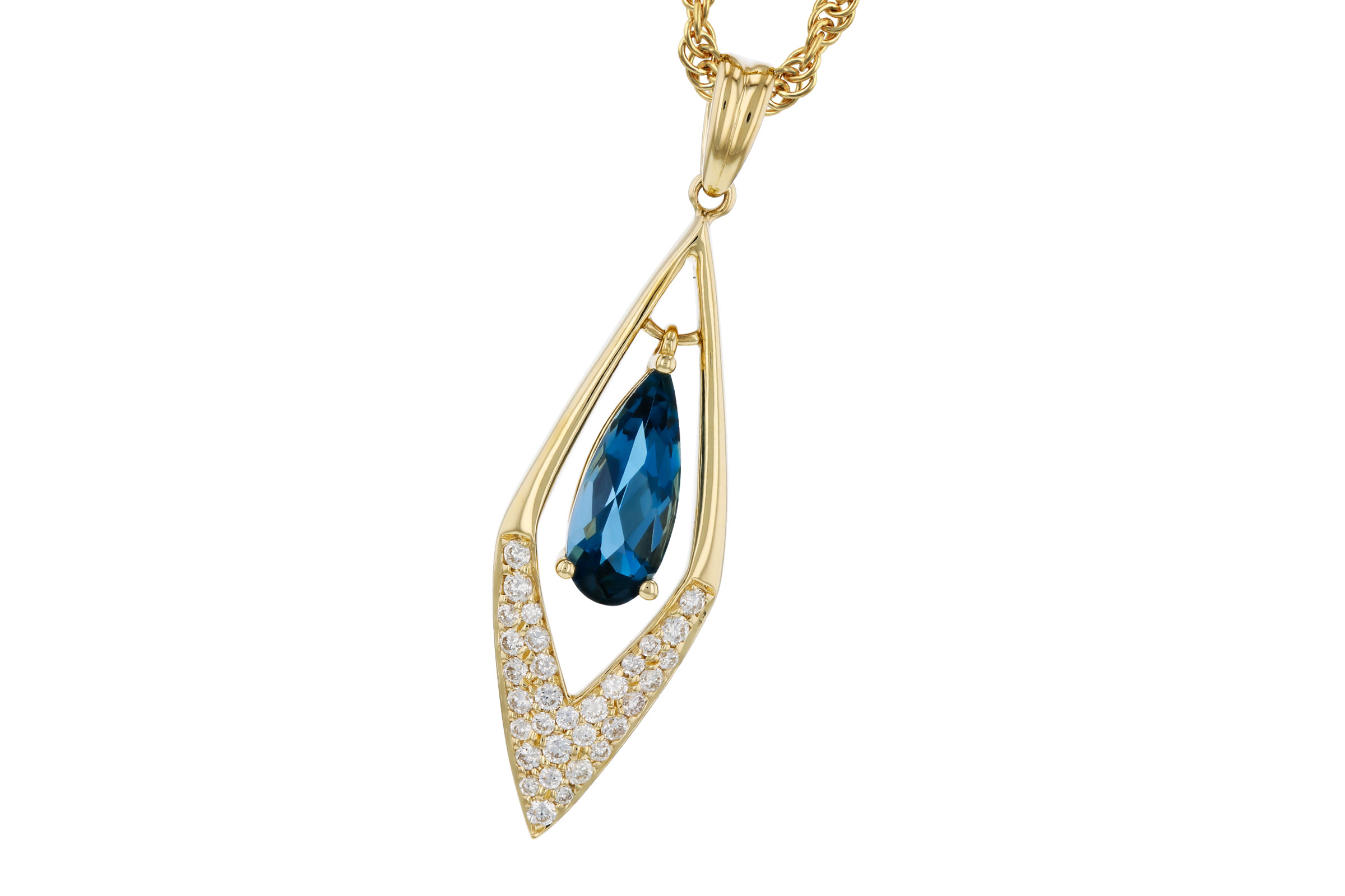 M294-48121: NECK .85 LONDON BLUE TOPAZ 1.02 TGW (10x4MM LBT)