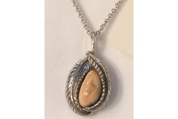 Q019-03558: Elk Ivory Pendant