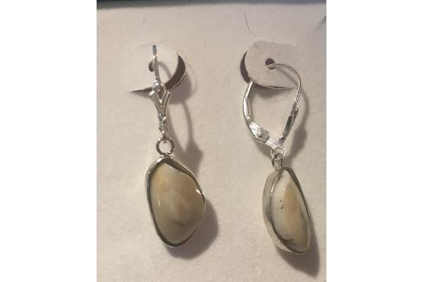 V019-03549: Elk Ivory Earrings